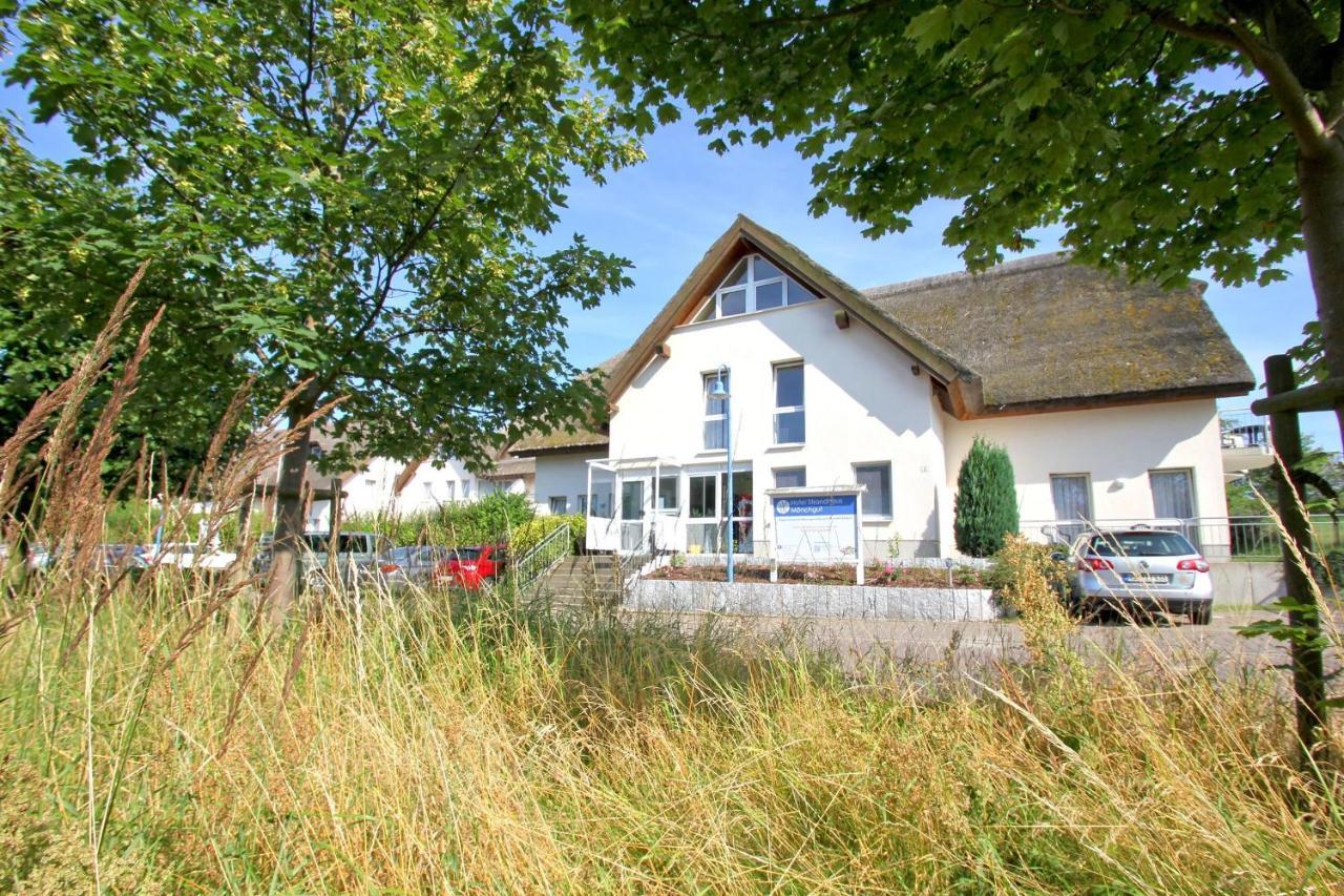F-1010 Strandhaus Moenchgut Bed&Breakfast Dz 37 Strandnah, Inkl Fruehstueck Lobbe Extérieur photo