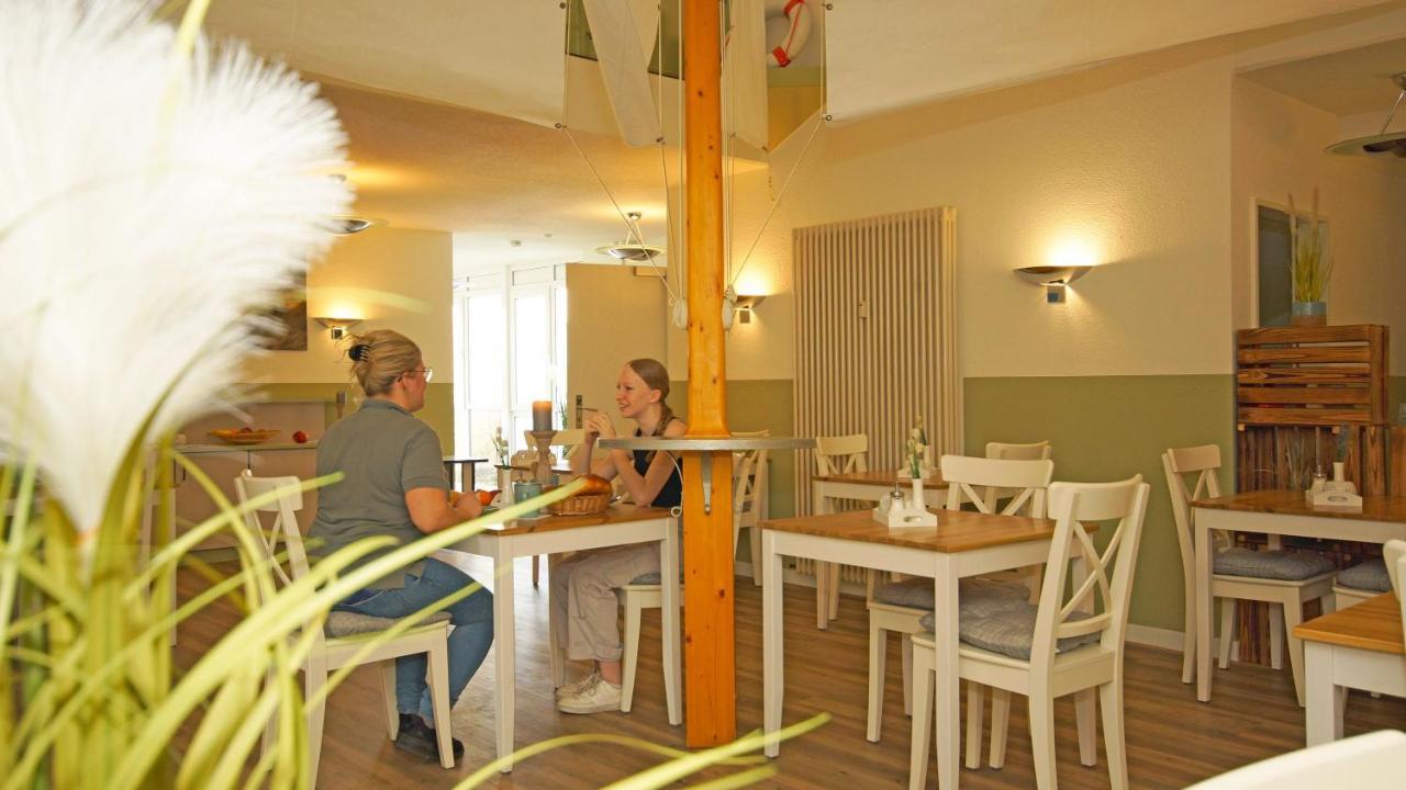 F-1010 Strandhaus Moenchgut Bed&Breakfast Dz 37 Strandnah, Inkl Fruehstueck Lobbe Extérieur photo