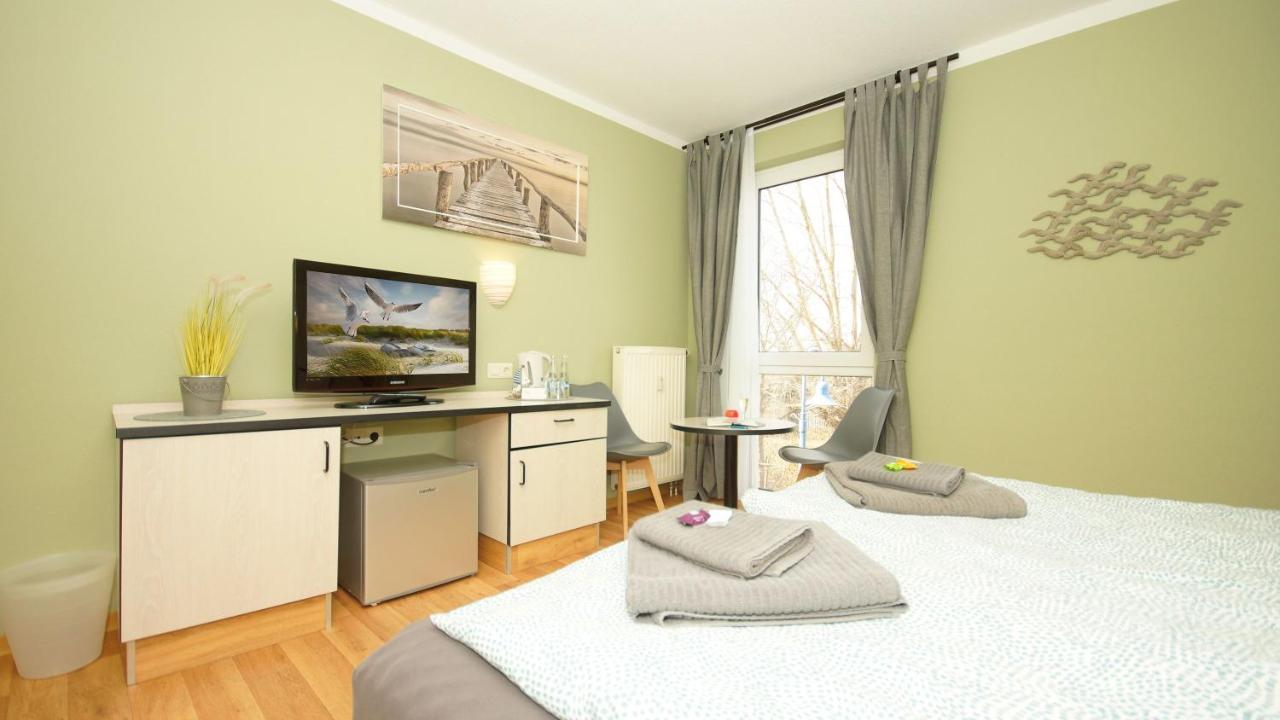 F-1010 Strandhaus Moenchgut Bed&Breakfast Dz 37 Strandnah, Inkl Fruehstueck Lobbe Extérieur photo